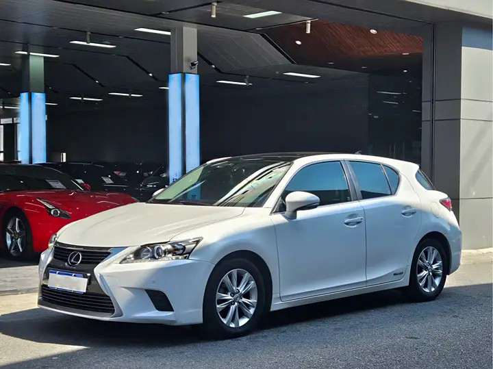 2014 Lexus CT200h 1.8L EXL - Used Car