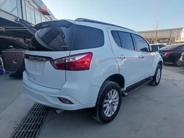 Isuzu mu-x