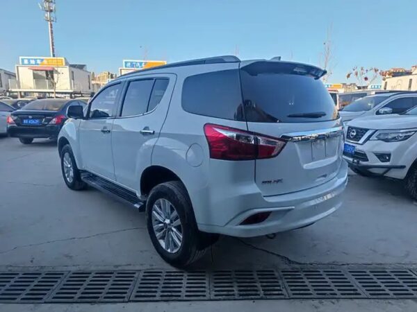 Isuzu mu-x