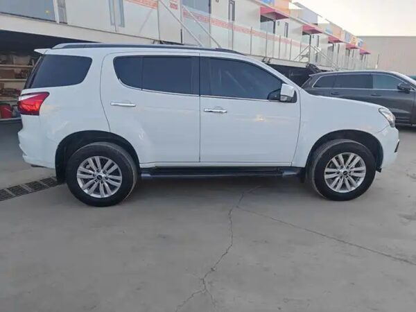 Isuzu mu-x