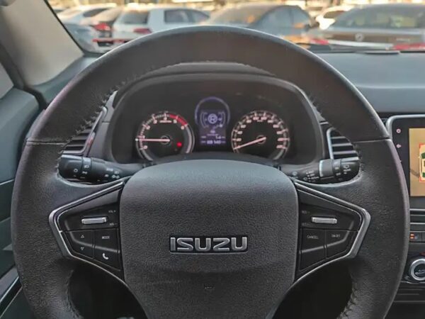 Isuzu mu-x