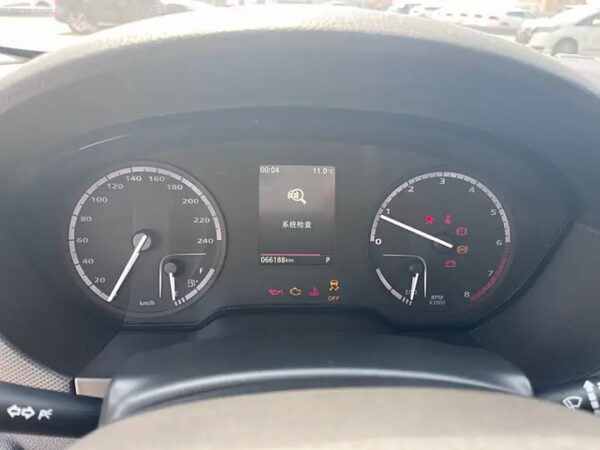 Qoros 5