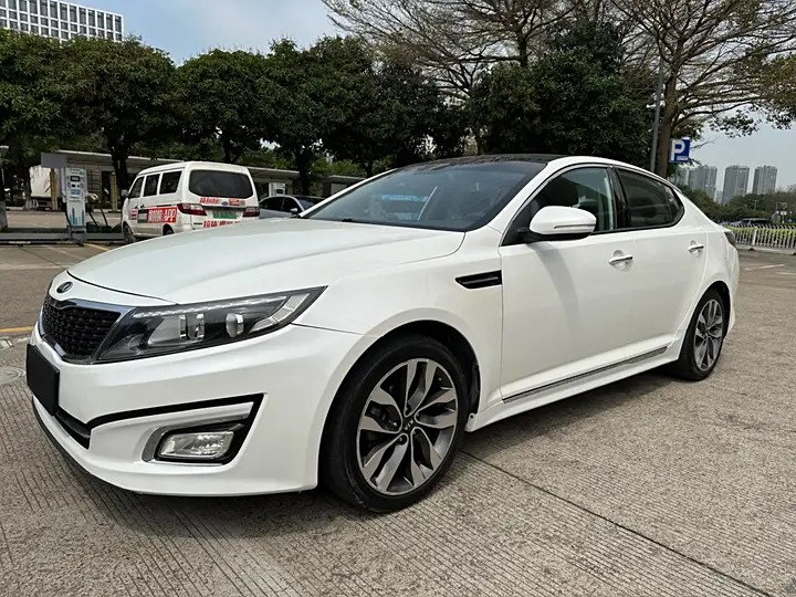 2014 Kia K5 2.0L Automatic Luxury