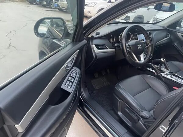 Zotye SR7
