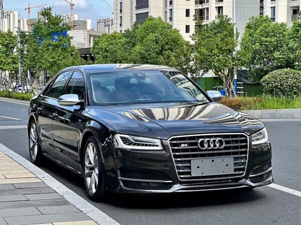 Audi S8