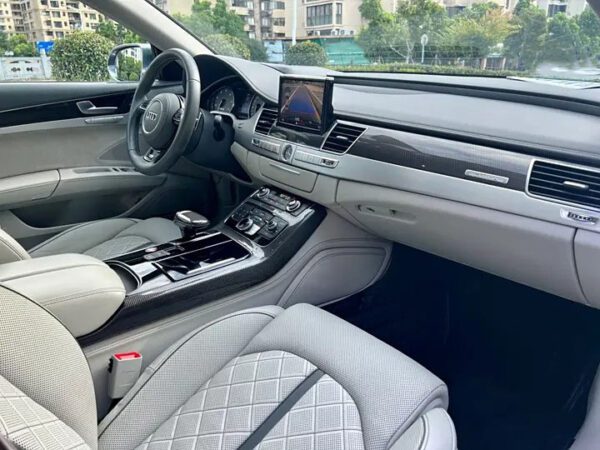 Audi S8
