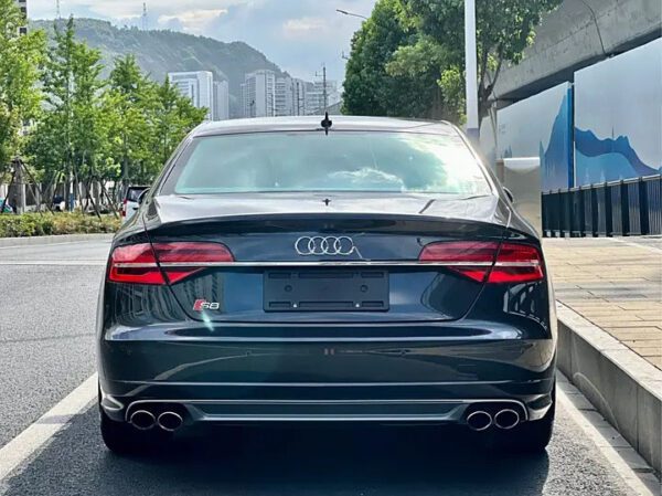 Audi S8