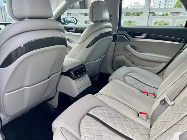 Audi S8