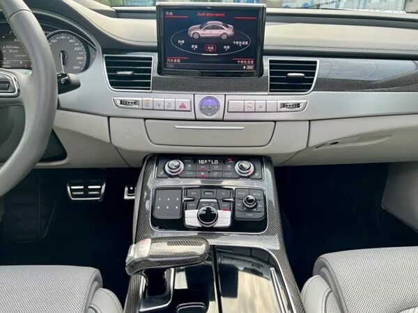 Audi S8