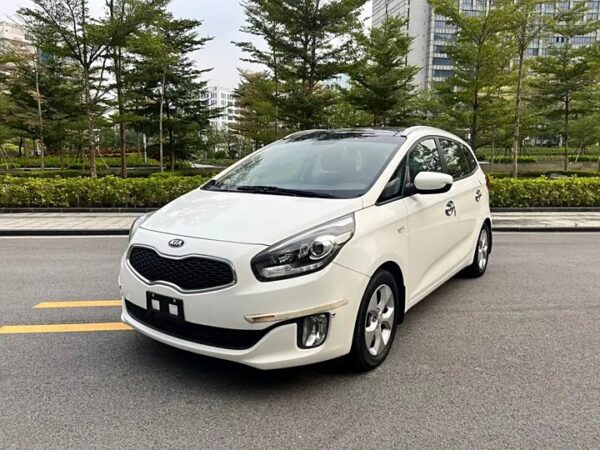 The used car 2013 Kia Carens 2.0L Automatic 7 Seats for sale