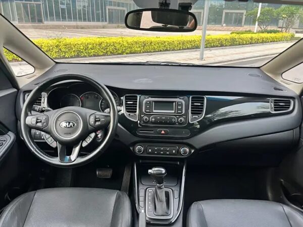 kia carens