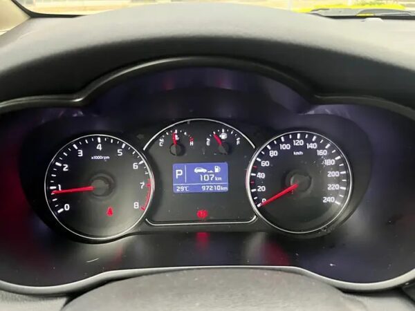 kia carens
