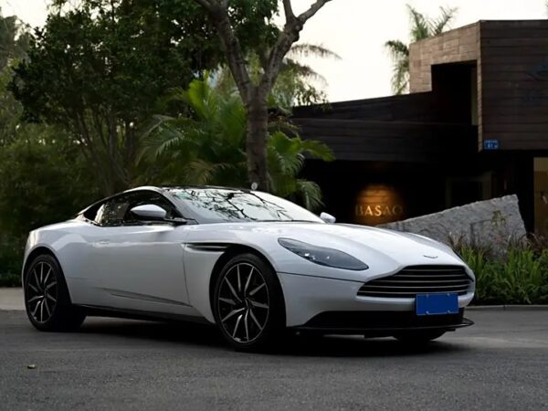 Aston Martin DB11