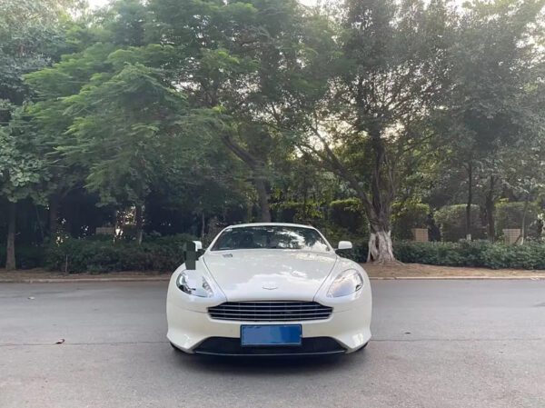 Aston Martin DB9