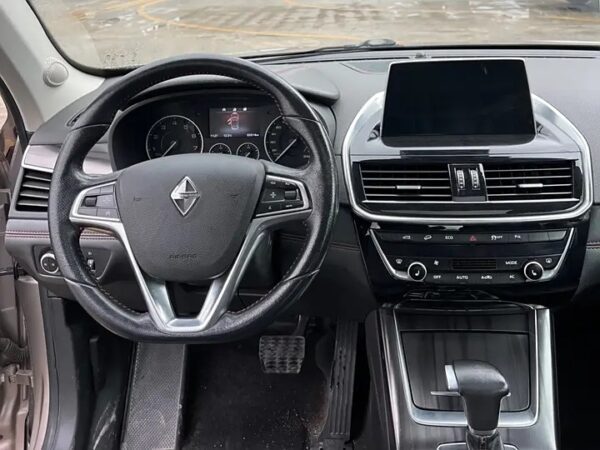Borgward BX6