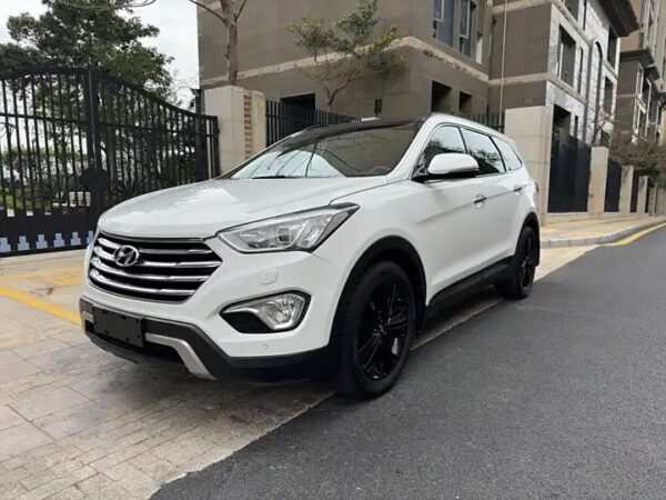 The Used car 2013 White Hyundai Grand for sale.