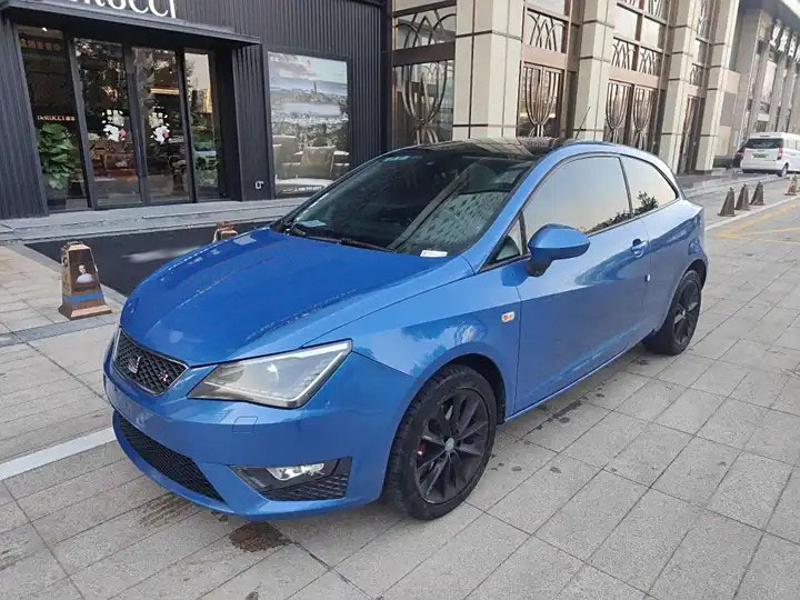 The Used car 2013 Blue Seat Ibiza for sale.