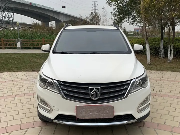 2015 BAOJUN 560 1.8L Manual