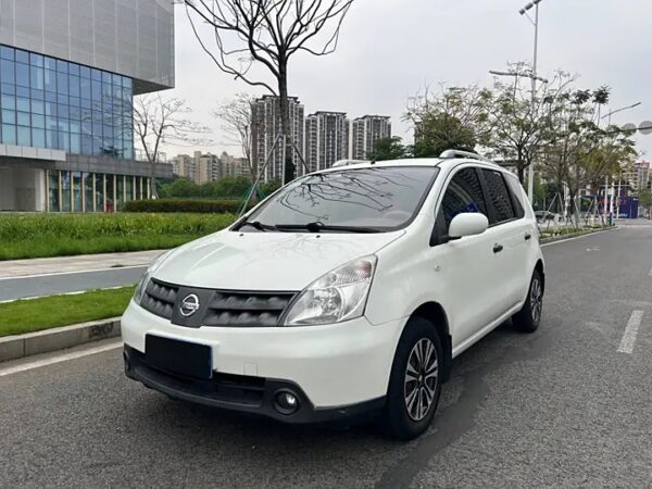 nissan livina