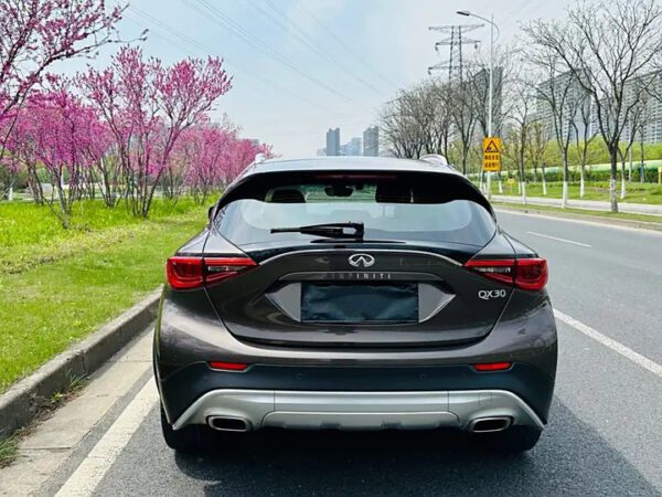 Infiniti QX30