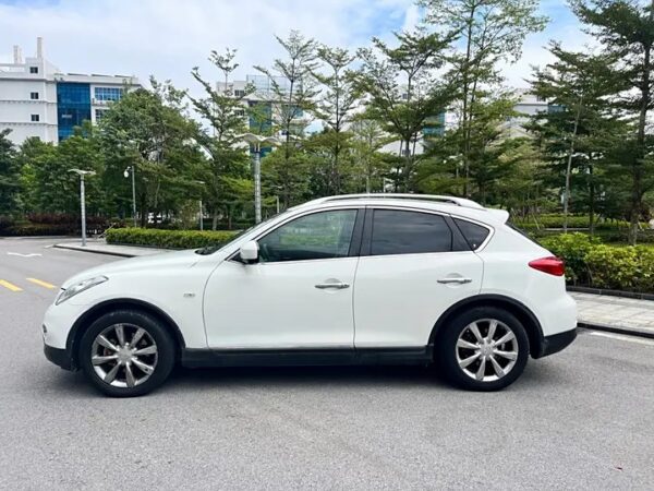 Infiniti EX