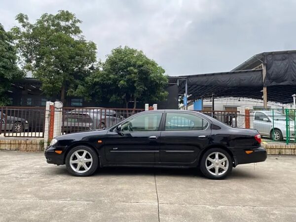 Nissan cefiro