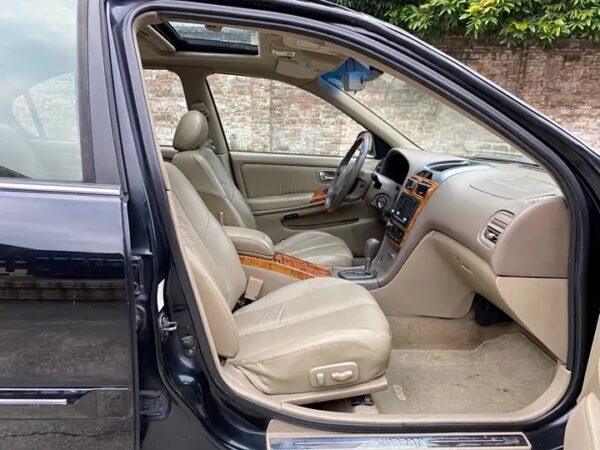 Nissan cefiro