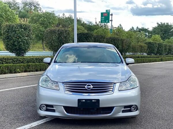 Nissan fuga