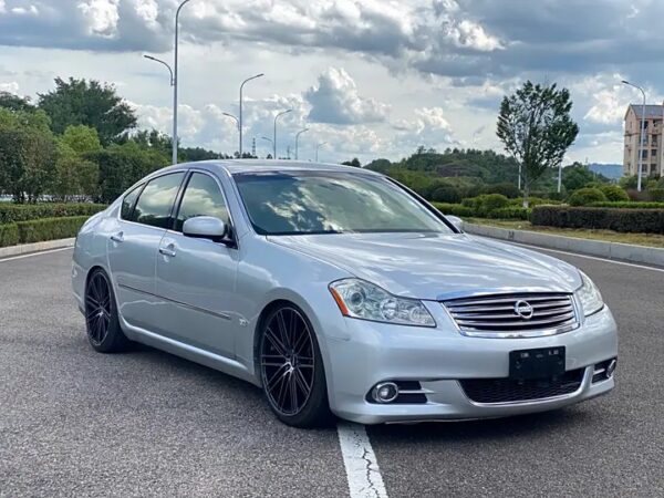 Nissan fuga