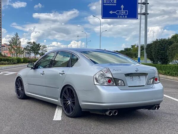 Nissan fuga