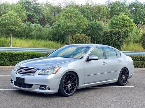 Nissan fuga
