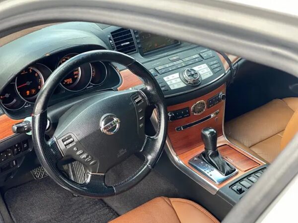 Nissan fuga