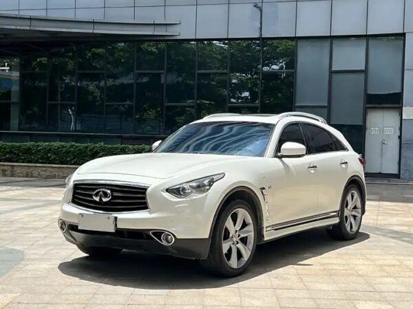 The Used car 2013 White Infiniti QX70 for sale.