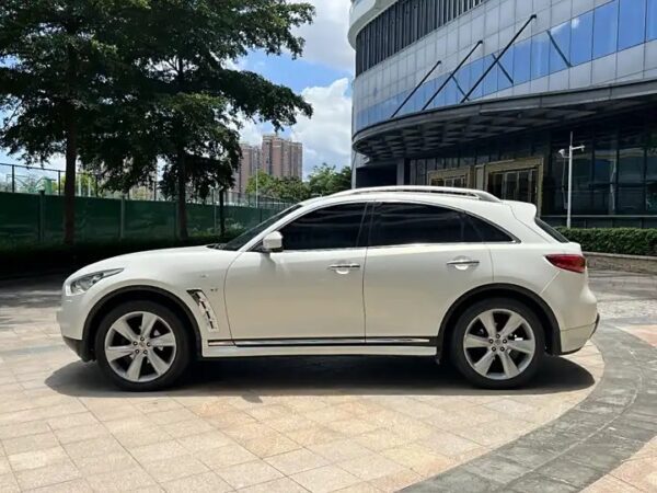 Infiniti QX70