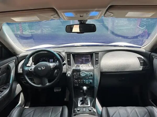 Infiniti QX70