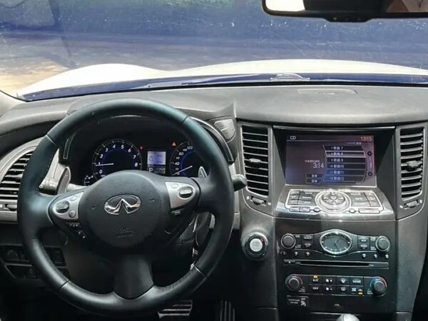 Infiniti QX70