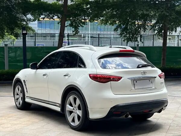Infiniti QX70