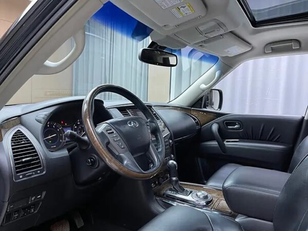 Infiniti QX56