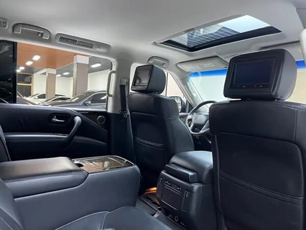 Infiniti QX56