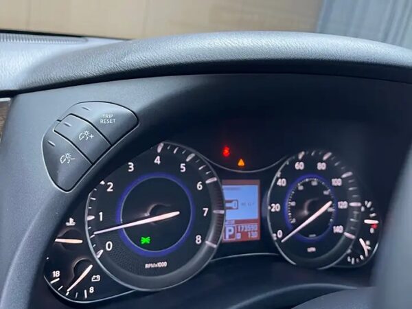Infiniti QX56