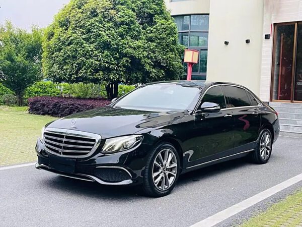 The used car Mercedes-Benz E-Class with black color