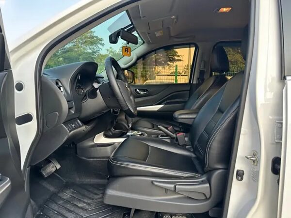 nissan navara
