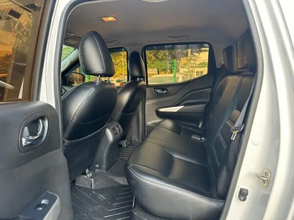 nissan navara