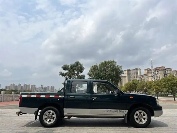 Nissan D22