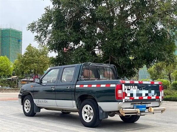 Nissan D22