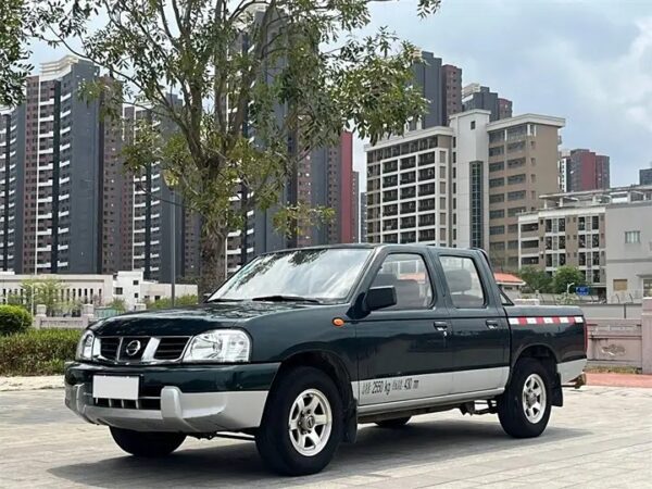 Nissan D22