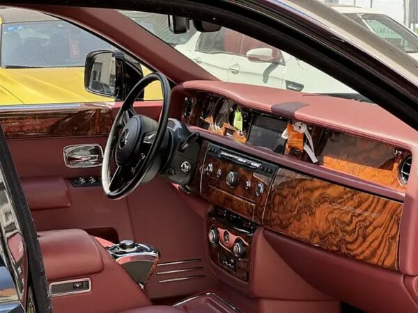 Rolls-Royce Phantom