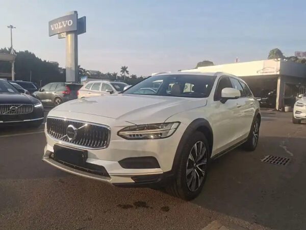 The Used car 2020 White Volvo V90 for sale.