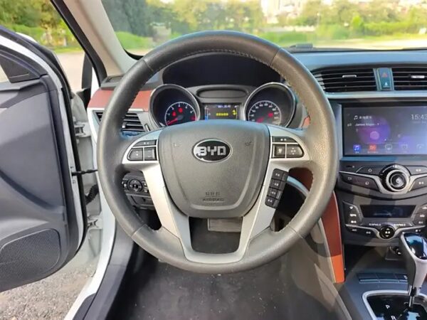 BYD G5