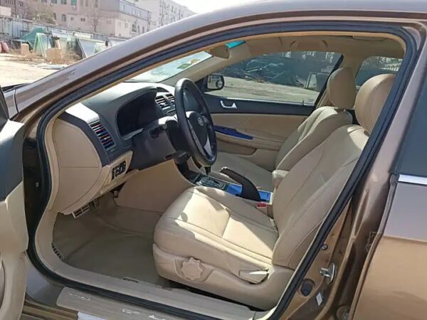 BYD G6